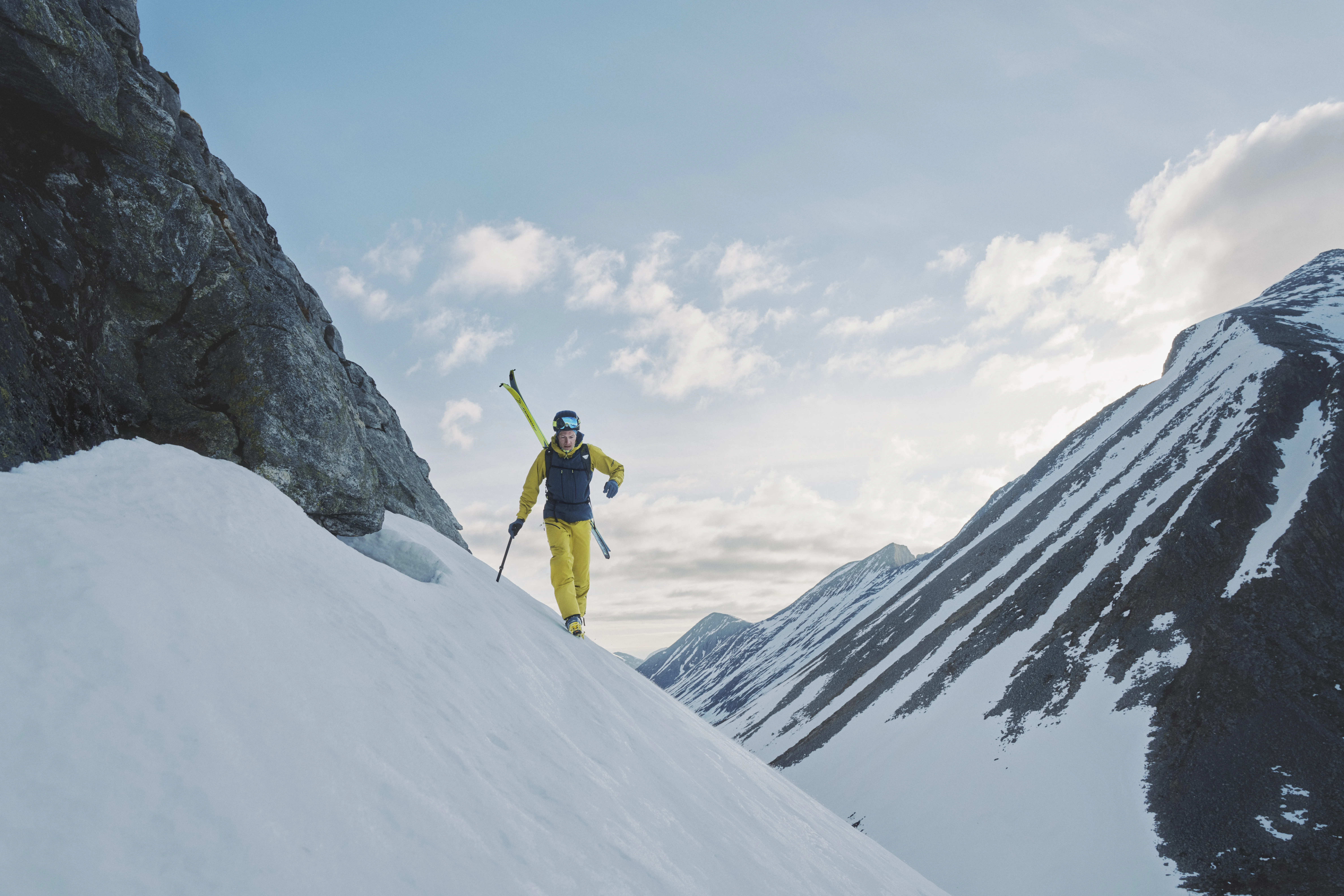  Dowiedz sie jak wybrać czekan turystyczny w Montiko