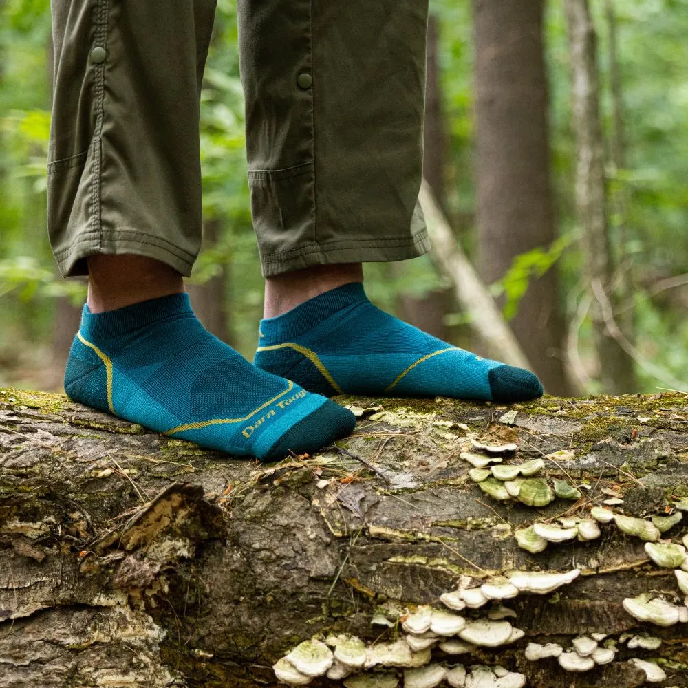 Jakie skarpety w góry? Praktyczny poradnik dla każdej pory roku i aktywności
